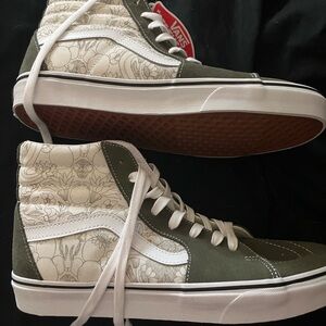 BRAND NEW W/TAGS Olive Green Vans
Price: Negotiable
Size: 11 (Men's)